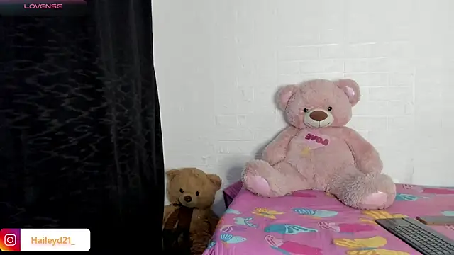 HaileyDuke online show from August 6, 1:45 am