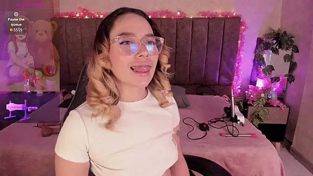 LanaMills  online show from July 28, 4:54 am