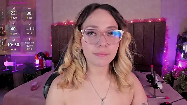 LanaMills  online show from July 23, 4:09 am