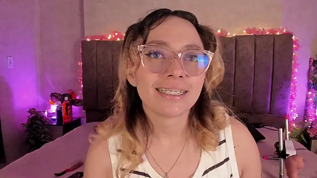 LanaMills  online show from August 2, 5:21 am