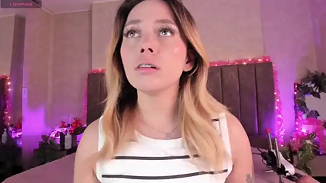 LanaMills  online show from July 11, 5:07 am