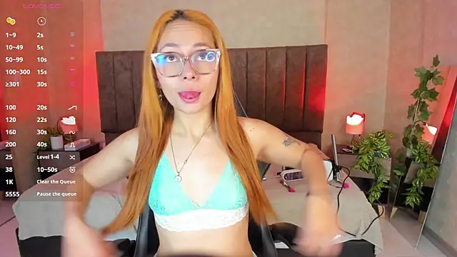 Snapshot of LanaMills_ chatting on October 15, 4:26 am LanaMills online show from October 15, 4:26 am