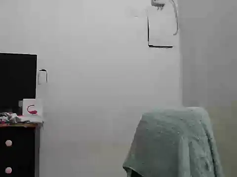 Bratzhot09 online show from October 29, 3:25 pm