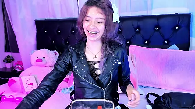 Sofiia cute  online show from November 17, 3:51 am