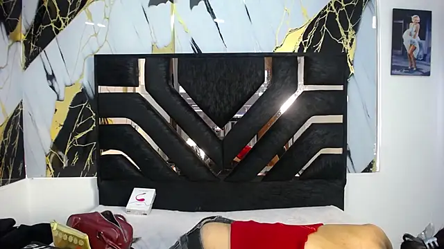 Miahotcs1 online show from February 11, 2:40 pm