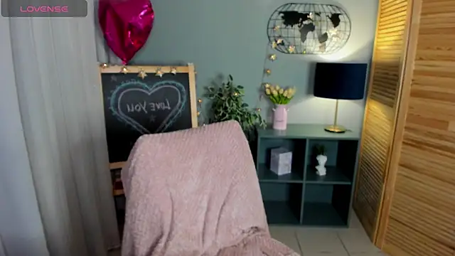 mishapallmer online show from October 6, 1:33 am