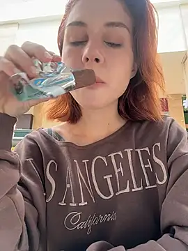 Snapshot of RosieSecret chatting on October 6, 8:09 am RosieSecret online show from October 6, 8:09 am