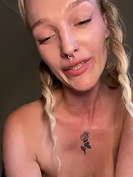 lovecassyrose online show from July 24, 11:52 am