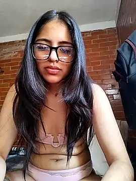 Goddesscut333 online show from December 20, 6:45 pm