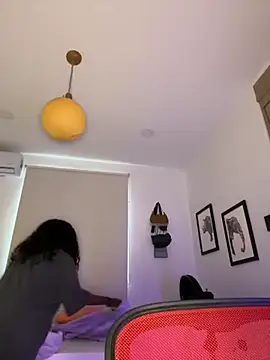 Snapshot of EmilyKisx chatting on September 23, 1:42 pm EmilyKisx online show from September 23, 1:42 pm