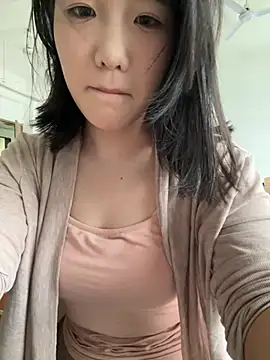 luluya1314 online show from May 6, 9:57 am