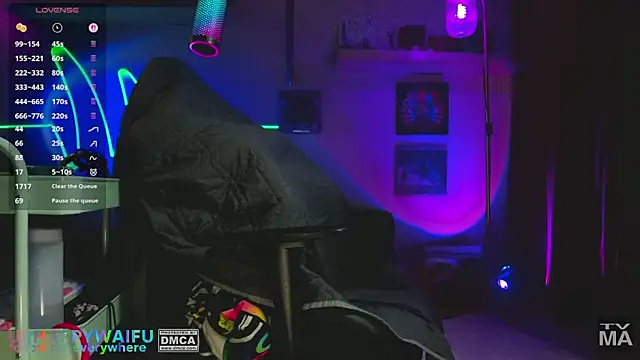 urhappywaifu online show from June 24, 2:21 am