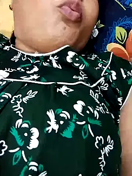 Snapshot of liza-212 chatting on September 15, 3:53 pm liza-212 online show from September 15, 3:53 pm