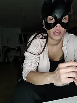 SweetSun69 online show from May 3, 10:35 pm