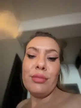 emmasweett11 online show from August 4, 2:45 pm