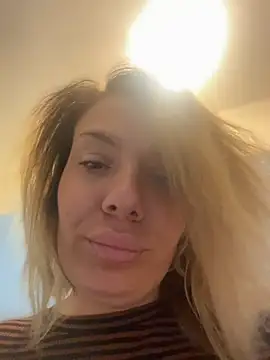 emmasweett11 online show from July 5, 4:19 am