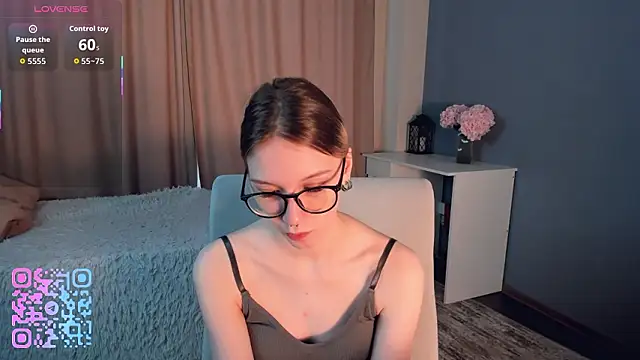 SharylSmalt online show from March 10, 2:15 am