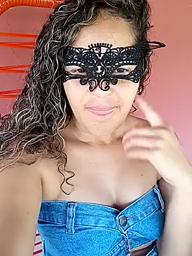 RaphinhaSanches online show from November 1, 1:37 pm