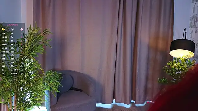TiannaBorlace online show from June 12, 3:03 am