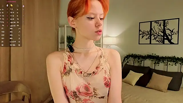 TiannaBorlace online show from October 21, 11:36 am