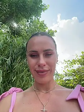  JessyRey  online show from June 25, 10:51 am