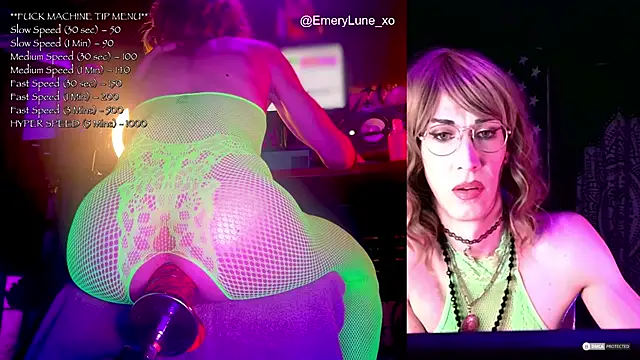 EmeryLune xo online show from October 22, 5:12 am