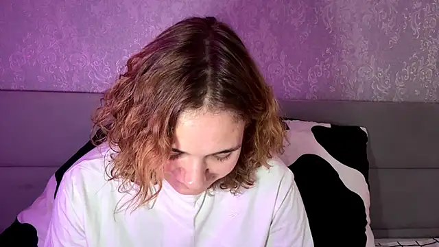 Snapshot of SunPunnyGirl chatting on October 8, 2:32 pm SunPunnyGirl online show from October 8, 2:32 pm