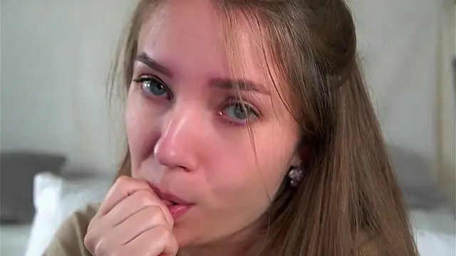 Snapshot of KarriBrownd chatting on October 9, 1:10 am KarriBrownd online show from October 9, 1:10 am