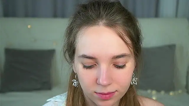 KarriBrownd online show from January 17, 1:35 am