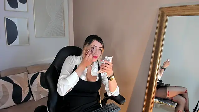 marie bass online show from June 25, 1:24 pm