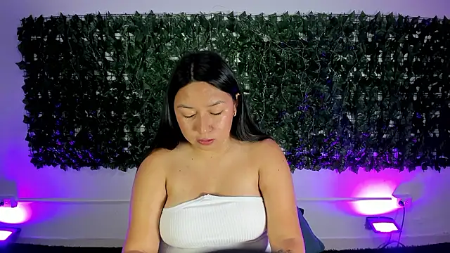 BellaRoux1 online show from March 5, 12:34 pm