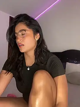 MiaAlarie online show from February 13, 8:05 am