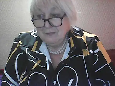 Snapshot of Alexia64231 chatting on October 10, 4:17 am Alexia64231 online show from October 10, 4:17 am