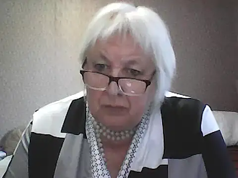 Snapshot of Alexia64231 chatting on September 13, 2:03 pm Alexia64231 online show from September 13, 2:03 pm