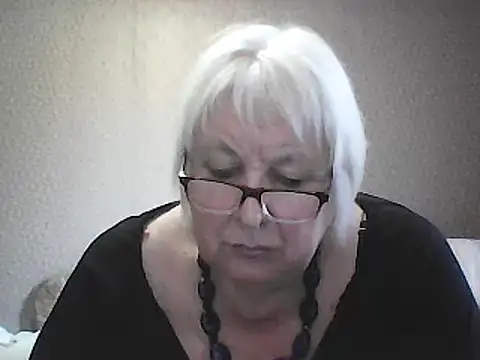 Snapshot of Alexia64231 chatting on September 10, 1:44 pm Alexia64231 online show from September 10, 1:44 pm