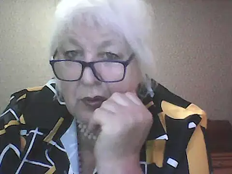 Snapshot of Alexia64231 chatting on October 5, 3:33 am Alexia64231 online show from October 5, 3:33 am