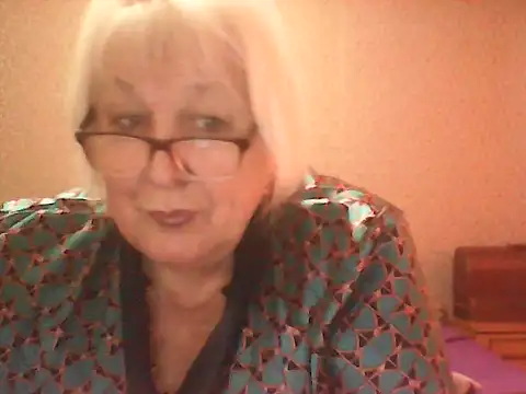 Snapshot of Alexia64231 chatting on October 18, 6:38 am Alexia64231 online show from October 18, 6:38 am