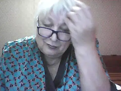 Snapshot of Alexia64231 chatting on October 7, 3:44 am Alexia64231 online show from October 7, 3:44 am
