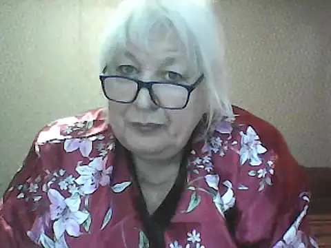 Snapshot of Alexia64231 chatting on October 6, 3:34 am Alexia64231 online show from October 6, 3:34 am