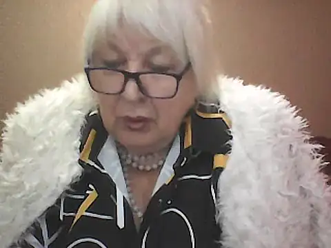 Snapshot of Alexia64231 chatting on October 4, 3:23 am Alexia64231 online show from October 4, 3:23 am