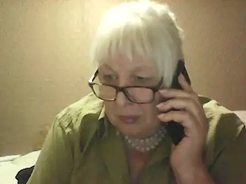 Snapshot of Alexia64231 chatting on September 16, 4:15 pm Alexia64231 online show from September 16, 4:15 pm