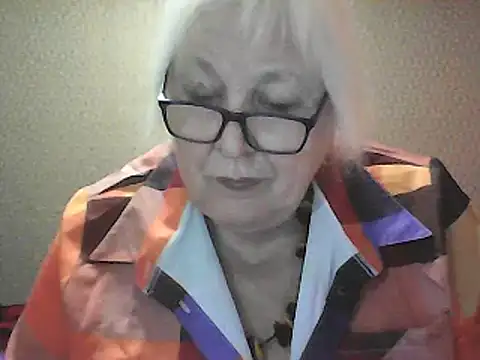 Snapshot of Alexia64231 chatting on October 8, 4:06 am Alexia64231 online show from October 8, 4:06 am