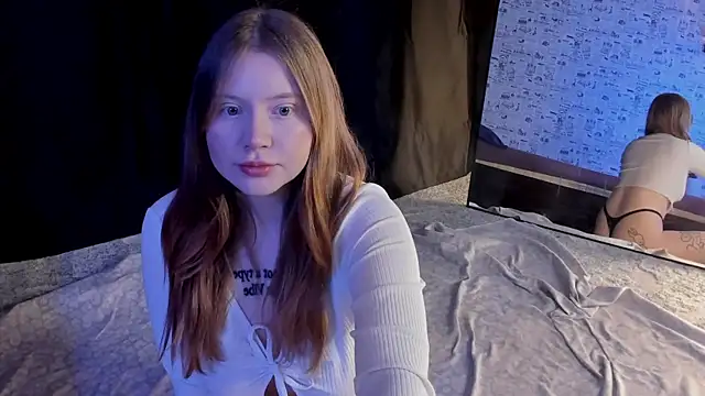 Snapshot of Lillie_Berry chatting on October 9, 4:49 am Lillie Berry online show from October 9, 4:49 am