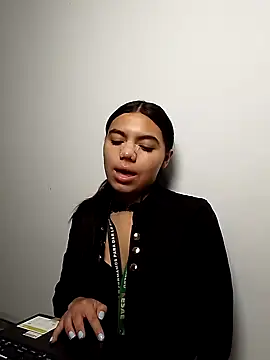 Emiily bliss online show from September 19, 1:32 pm