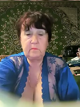 CrystalLime6411 online show from June 23, 2:48 pm