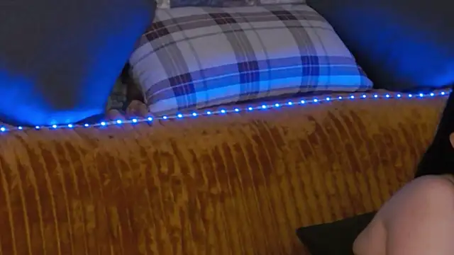 GrayLunna online show from November 13, 6:12 am