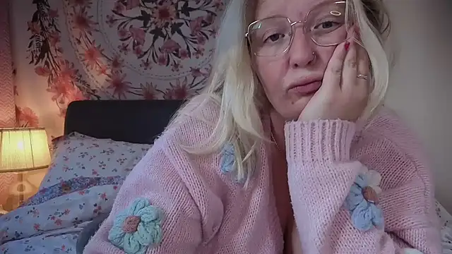 Daisyxoxo  online show from July 17, 8:51 am