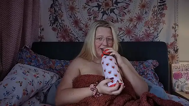 Daisyxoxo  online show from February 22, 10:05 am