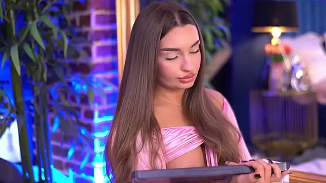 MillaSerene online show from November 30, 7:45 am