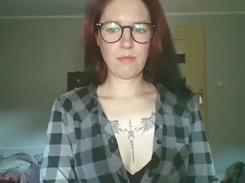 Snapshot of JudyFetish chatting on September 10, 6:24 am JudyFetish online show from September 10, 6:24 am